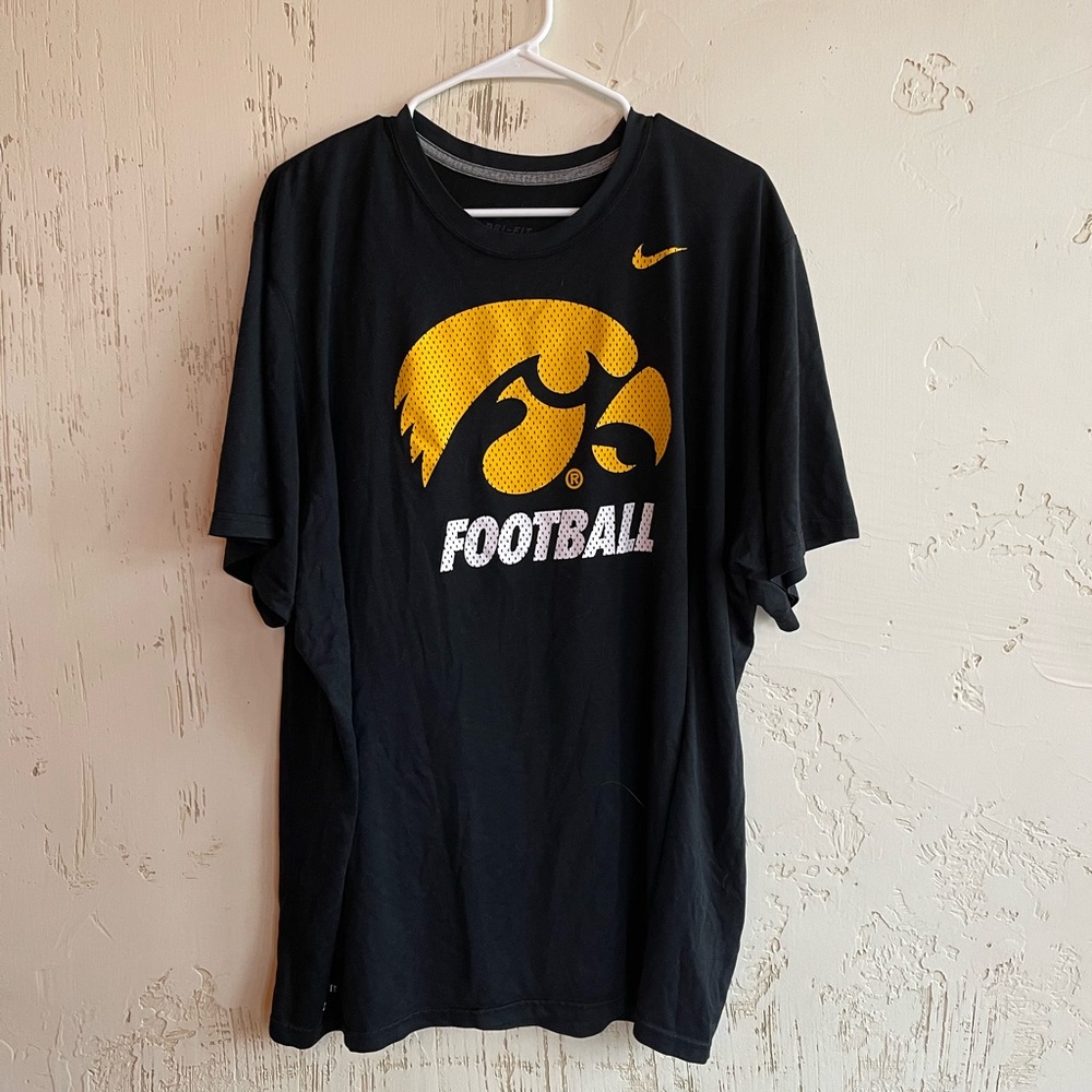 Men’s Nike Dri Fit Iowa Football T-Shirt. Size 2XL.